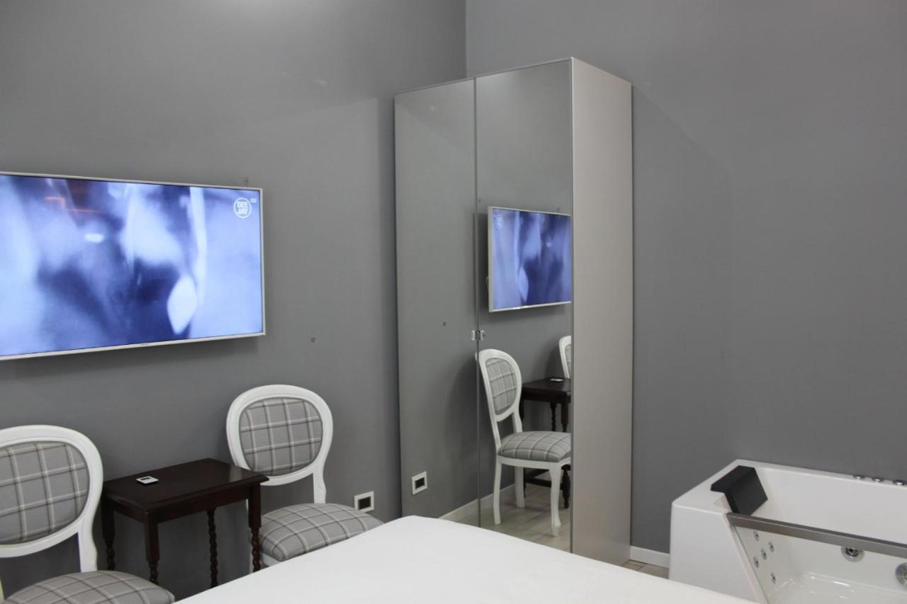 Jacuzzi Apartament By Parmacentro B&B Εξωτερικό φωτογραφία