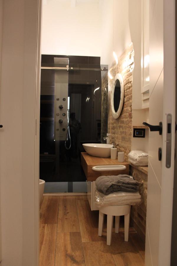 Jacuzzi Apartament By Parmacentro B&B Εξωτερικό φωτογραφία