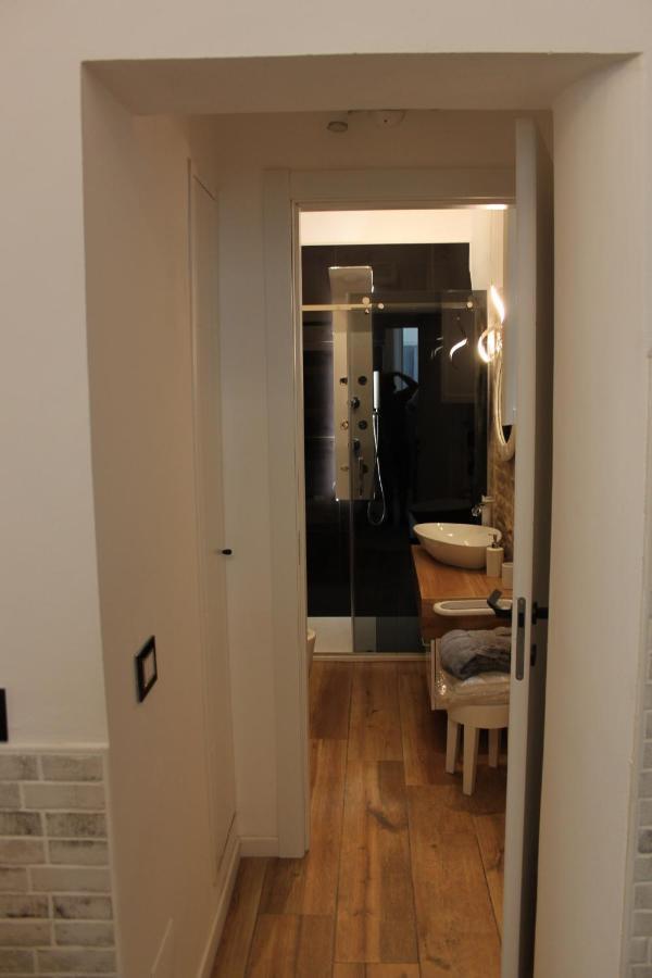 Jacuzzi Apartament By Parmacentro B&B Εξωτερικό φωτογραφία