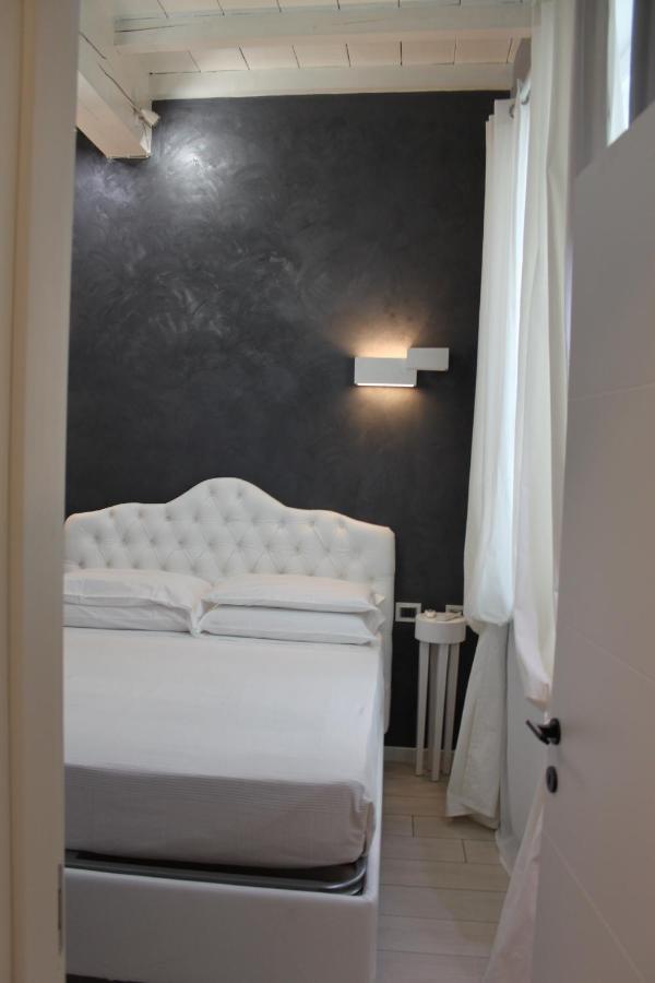 Jacuzzi Apartament By Parmacentro B&B Εξωτερικό φωτογραφία